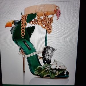 Meet your Posher, Ayesha